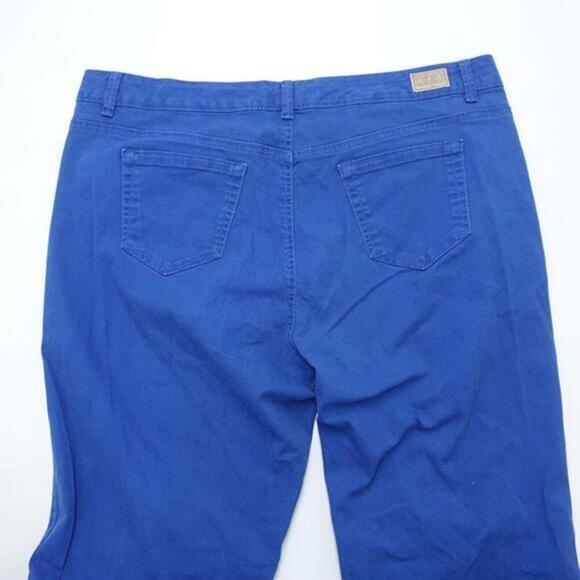 Bandolino Jeans Women's 18 Blue Denim Fitted Medium Wash 5-Pockets Straight Leg - Picture 6 of 7